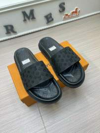 Picture of Louis Vuitton Slippers _SKULVsz38-44mnf05191308